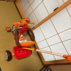 🌟アンパンマンの手押し三輪車の画像