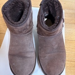 UGG ショートブーツ　茶の画像