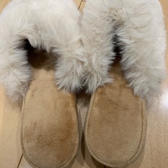ルームシューズ　スリッパ　ファーつきの画像