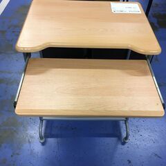 ★リユースのサカイ横浜南店★YM1741  PCデスク ライトブラウン W61×D45～70×H75 クリーニング済みの画像