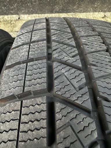 スタッドレスタイヤ　225/65R17