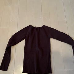 服とカバンの画像