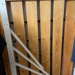 クイーンベッドフレームの画像