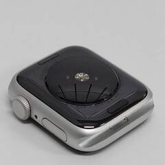 Apple Watch SE 第1世代/GPS/40mm/A2351/シルバー〈MYDX2J/A〉 (1)の画像