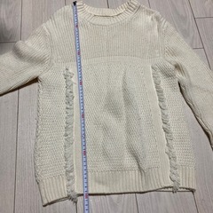 ニット　ニットセーター　トップス　白ニット セーター クルーネック 長袖 フリンジデザインの画像