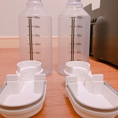 動物用のみボトル&のみ皿の画像