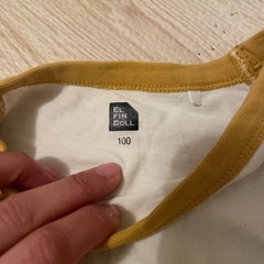 子供服　100 Tシャツ　長袖　薄手の画像