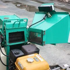 共立 ウッドチッパー 粉砕機 KCM120DX 13.5馬力 自走式 セル付【簡易清掃整備】【農機具でっく】【福岡】【その他農機具】の画像