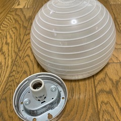 ガラス製天井直付け照明器具National製の画像