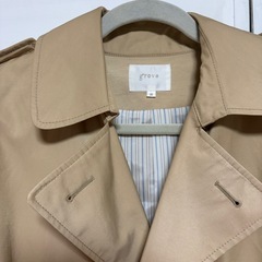 トレンチコート　綺麗　ダブル　ベルト有り　男性でも着用か可能の画像