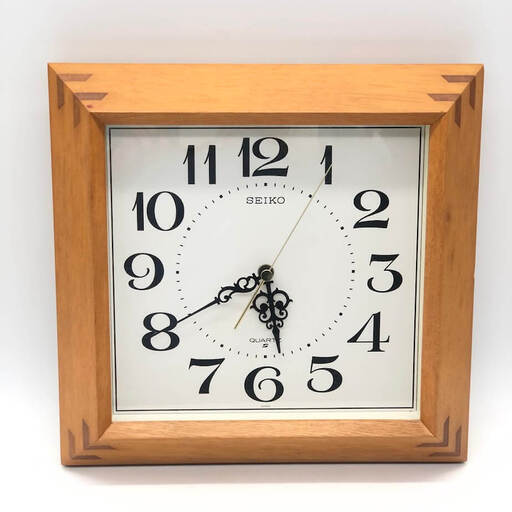 SIEKO ヴィンテージ　壁掛時計　レトロモダン ss8136セイコー 木製 壁掛け時計 スクエア おまけの時計付き SEIKO
