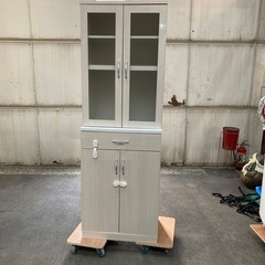 食器棚　白木目調の画像