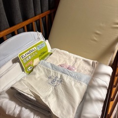 無料！ベビーベッド＋布団の画像