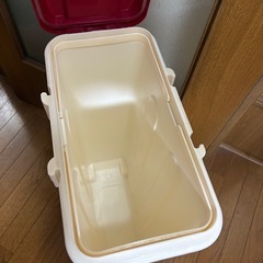 ゴミ箱の画像