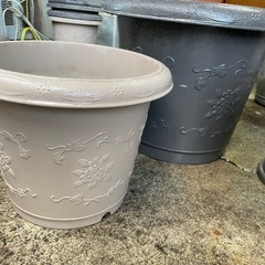 【リユースショップスパークル】植木鉢9個セット　No.205　プラ鉢　Richell　SANKO　アップルウェアー　リン鉢　ハナール丸プランター　ハナールボール　スタンドカップ　配送可能♪の画像