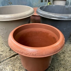 【リユースショップスパークル】植木鉢9個セット　No.205　プラ鉢　Richell　SANKO　アップルウェアー　リン鉢　ハナール丸プランター　ハナールボール　スタンドカップ　配送可能♪の画像