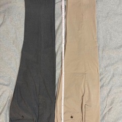 ユニクロ S ベージュ ダークグレー スラックス 2点セットの画像