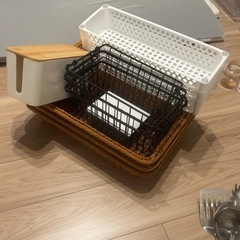 皿グラスキッチンツール収納ケース箱などまとめの画像