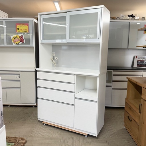 【超美品‼️】定価30万♪ 松田家具  118cm幅キッチンボード 食器棚 収納家具 艶あり木目調ホワイト♪