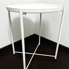 【受付終了：お渡し決まりました】サイドテーブル / ベッドサイドテーブル / 丸テーブル / ホワイトの画像