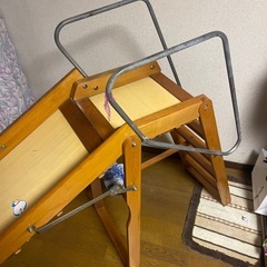 無料で引き取って下さい！幼児木製すべり台の画像