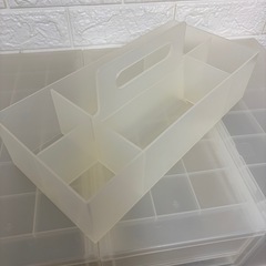 無印良品　ポリプロピレン　引き出し4つ、収納キャリーボックスワイド1つ、の画像