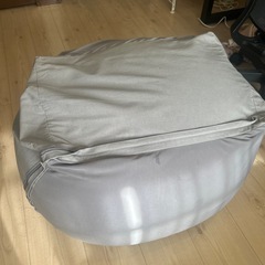 体にフィットするソファの画像