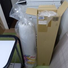 窓に貼る3重防寒プチプチ★水だけで貼れるようですの画像