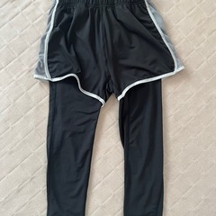 スパッツ とパンツ のセットの画像