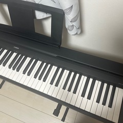 YAMAHA電子ピアノ＋スタンド付きの画像
