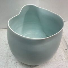 メーカー不明 陶器花器 波型デザイン 青磁風 大型サイズ 高さ約30cm 直径約36cm　＃45の画像