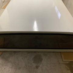 トラック用キャンパーシェル FRP 白 ロングベッド用？ 鍵付きリアガラス
の画像