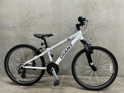 ★引き取りのみ★GIANT SNAPジュニア スポーツバイク ホワイト24インチ ☆引き取りのみ☆GIANT SNAPジュニア スポーツバイク ホワイト24インチ
