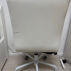 ローラー付き椅子の画像