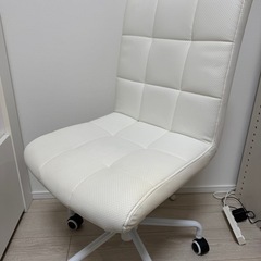 ローラー付き椅子の画像