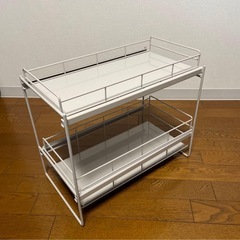 【今週まで】 KEYUCA 収納 ラック スライド キッチン シンク下 グレーの画像