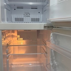 2-Door Refrigerator with Freezer (Top Freezer Type)の画像