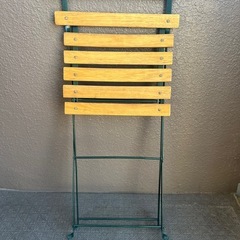 折りたたみ椅子の画像