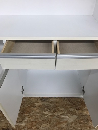値下げしました！！　￥7980-→5980-　ジャングルジャングル貝塚店　レンジボード　食器棚　3枚扉　ホワイト　貝塚市　二色浜　リサ