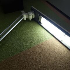 ニトリの学習机に付いていた蛍光スタンド★蛍光灯が好きな方に差しあげますの画像