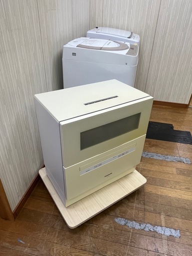 激安!! 色褪せあり大特価!! Panasonic 2019年 NP-TH3-W 電気食器洗い