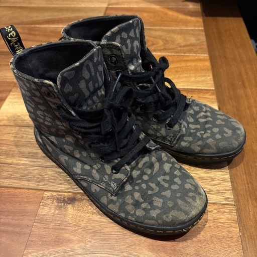 ドクターマーチン　UK4 ヒョウ柄 ドクターマーチン ブーツ UK4 ヒョウ柄 スエード調 レア - メルカリ