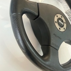 MOMOステアリングの画像