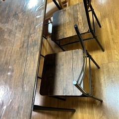 ２８日まで三千円！！ダイニングテーブルセット　子供椅子、透明カバーつきの画像