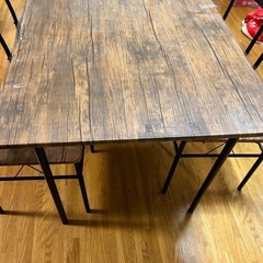 ２８日まで三千円！！ダイニングテーブルセット　子供椅子、透明カバーつきの画像