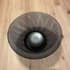 ワイヤーバスケット＋キッチン下の棚の画像