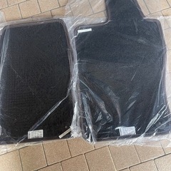 アストンマーティン　DB11 フロアマットの画像