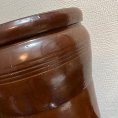 レトロ　高さのある壺の画像