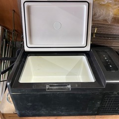 ポータブル冷蔵庫の画像