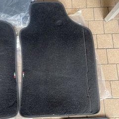 フィアット500 フロアマット4枚セットの画像